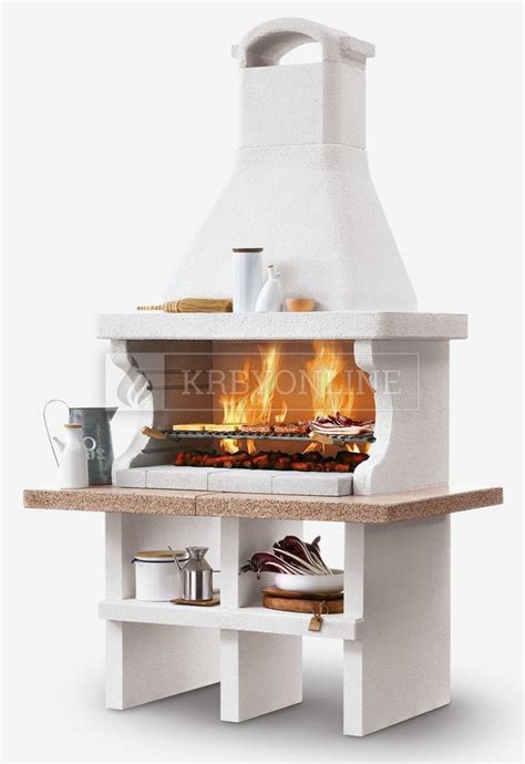 Moderne navrhnutý prefabrikovaný záhradný krb