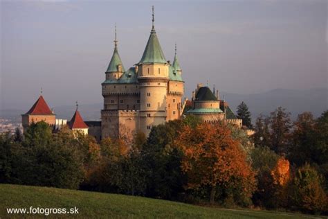Panoramatický výhľad na Bojnice s hradom