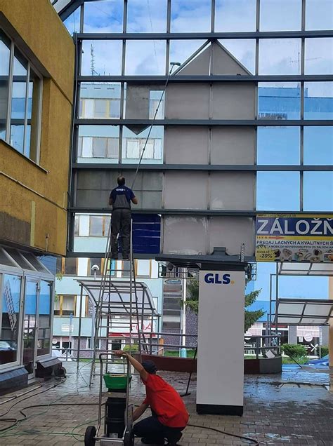 Čistenie sklenenej strechy terasy