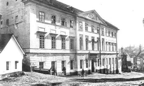 Fotografia historickej budovy v centre Banskej Bystrice