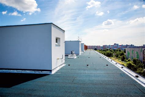 Ilustrácia plochých striech bytových domov