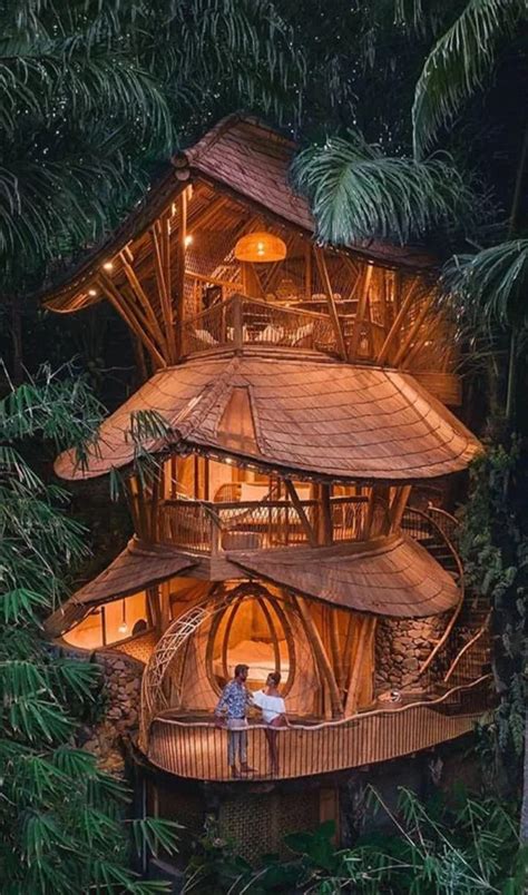 Moderná stavba z bambusu v Ázii