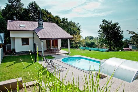 Chata s bazénom a altánkom v Králikoch