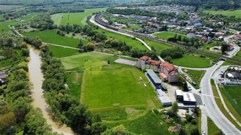 panoráma obce Družstevná pri Hornáde s pohľadom na okolitú krajinu