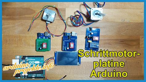 Študenti pracujúci na Arduino projekte