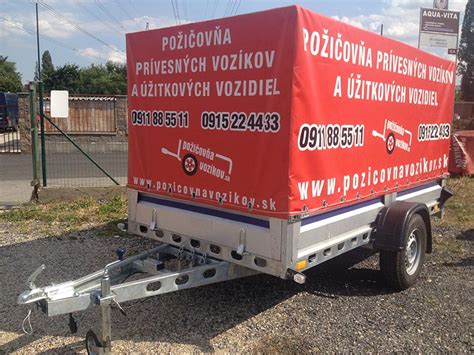 Plachtový prívesný vozík