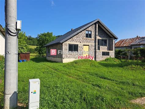 Pohľad na pozemok s potenciálom pre rodinný dom