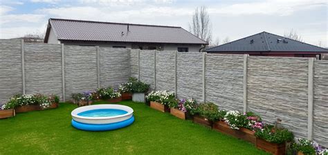 Ukážka rôznych betónových výrobkov