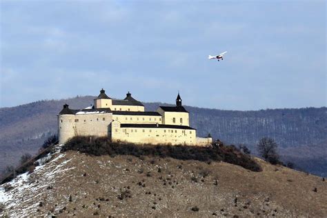 Interiér hradu Krásna Hôrka pred požiarom