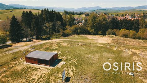 Ilustračná fotografia stavebného pozemku s výhľadom