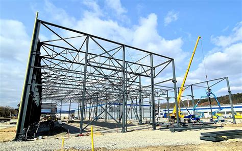 Ilustračná fotografia modernej oceľovej haly