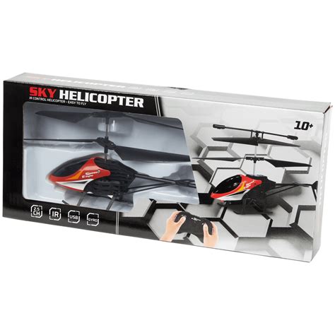 Fotografia moderného garážového vjazdu s bránou na diaľkové ovládanie