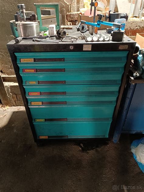 Detailná skriňa na náradie a nástroje