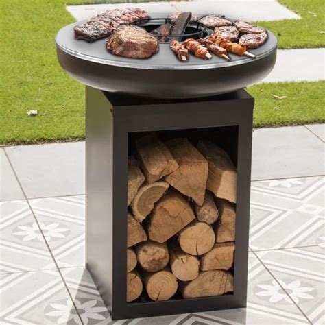 Záhradný gril s murovaným sedením