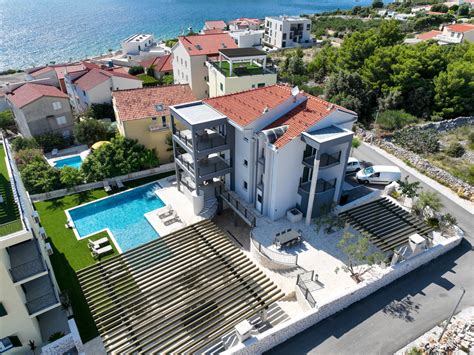 Pohľad na apartmánový komplex Lanterna v Chorvátsku