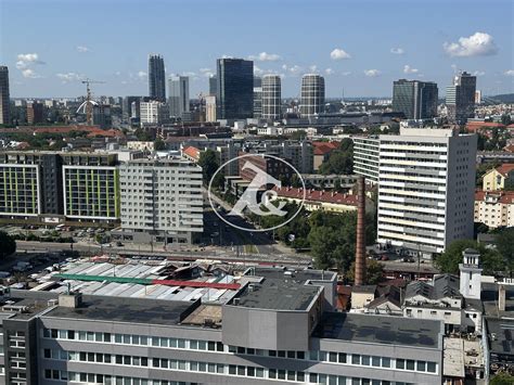 Panoramatický výhľad na Bratislavu z lesoparku