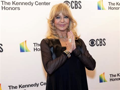 Detailné zábery rôznych farebných kombinácií a vzorov na zárubniach