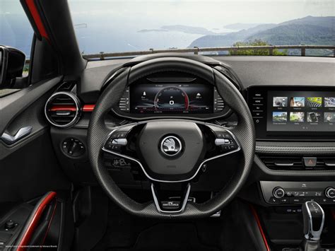 Interiér modernej Škody Fabia s multifunkčným volantom