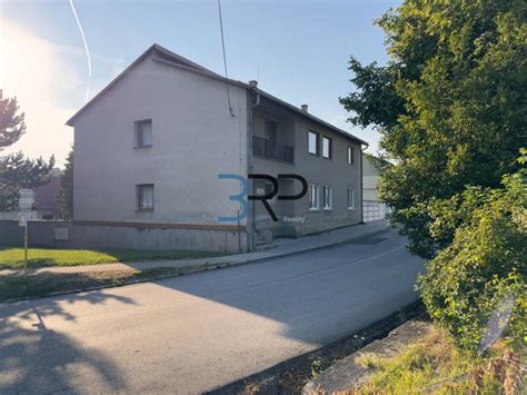 Panoramatický výhľad na okolie Brezovej pod Bradlom