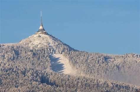 Panoráma mesta Liberec s dominantou Ještědu