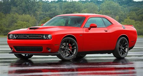 Dodge Challenger na ceste