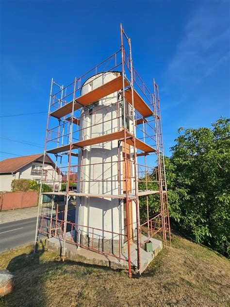 Detail montáže fasádneho lešenia