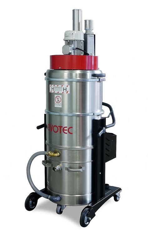 Priemyselný vysávač pripojený k frézke