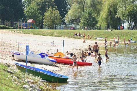 Ilustrácia modernej pláže pri Kunovskej priehrade