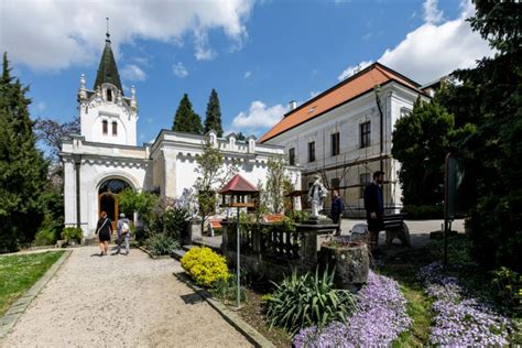 Viacúčelová budova obce Vieska nad Žitavou