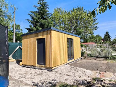 Ilustrácia tiny house s minimalistickým dizajnom