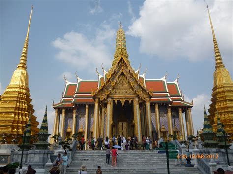 Socha Smaragdového Budhu vo Wat Phra Kaeo