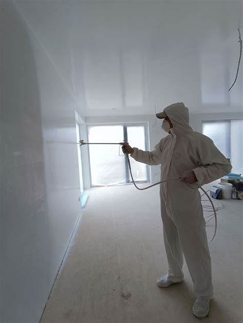 prípravné práce na maľovanie interiéru