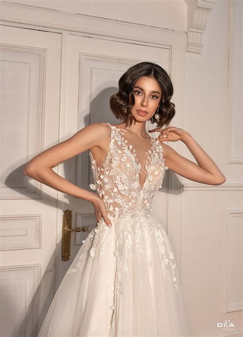 moderná nevesta vyberá svadobné šaty