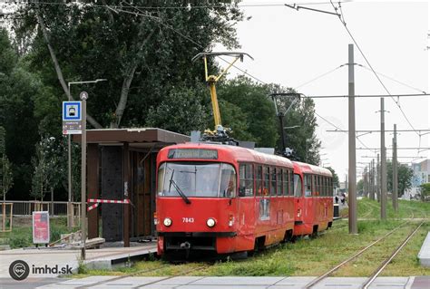 Ilustračná fotografia električky na trati