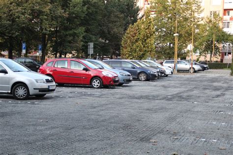 Fotografia mestského parku pri bytovom dome na ulici Osloboditeľov