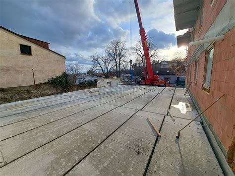 Natretý strop garáže po aplikácii lamiel