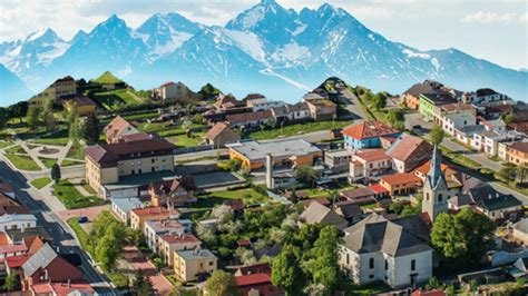 Malebná obec Veľká Lomnica pod Vysokými Tatrami