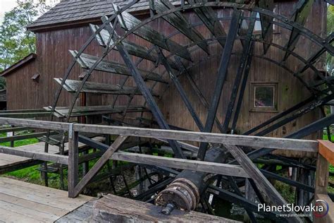 Interiér vodného mlyna v Jelke