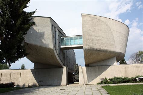 Pamätník SNP Banská Bystrica exteriér