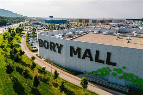 Vizualizácia budúceho námestia v lokalite Bory medzi Bory Mall a Nemocnicou Bory